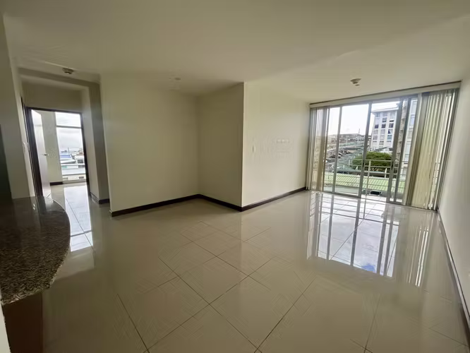 Apartamento en Venta de 3 habitaciones en Condominio Torres San Marino – Ulloa de Heredia.