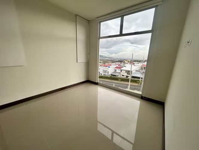 Apartamento en Venta de 3 habitaciones en Condominio Torres San Marino – Ulloa de Heredia.