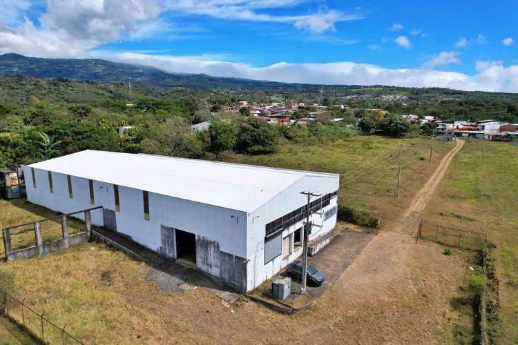 Alquiler de bodega, Santa Barbara, Heredia. (FAU)