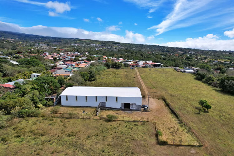 Alquiler de bodega, Santa Barbara, Heredia. (FAU)