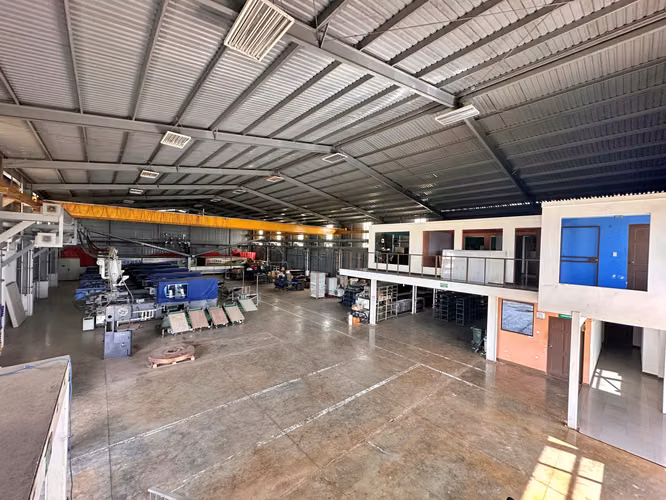 Alquiler de bodega, Santa Barbara, Heredia. (FAU)
