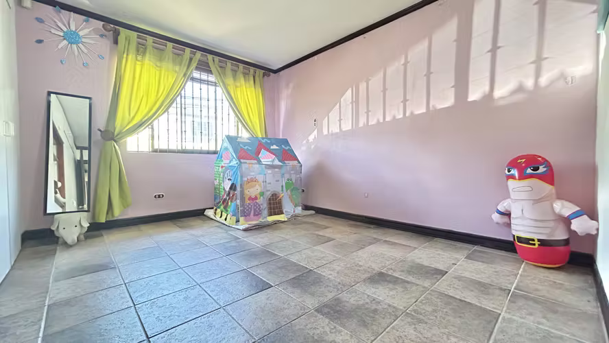 Casa en Venta en Condominio. Excelente ubicacion en Guachipelín de Escazú