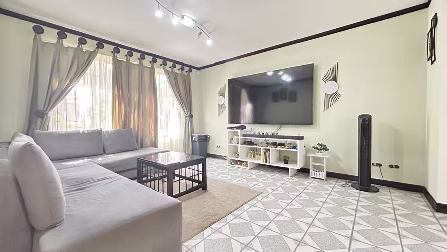 Casa en Venta en Condominio. Excelente ubicacion en Guachipelín de Escazú