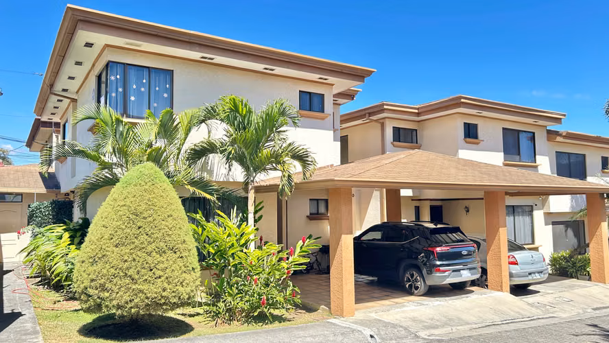 Casa en Venta en Condominio. Excelente ubicacion en Guachipelín de Escazú