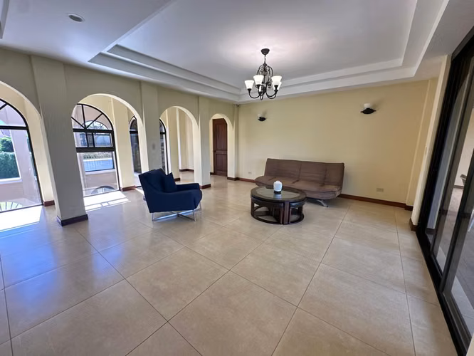 ALQUILER DE TOWNHOUSE, AMUBELADO, CARIARI DE HEREDIA, 340 m2 - Imagen 5