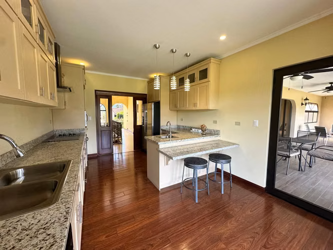 ALQUILER DE TOWNHOUSE, AMUBELADO, CARIARI DE HEREDIA, 340 m2 - Imagen 15