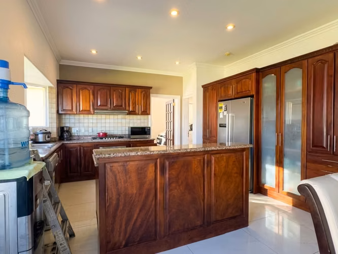 EXCLUSIVA CASA EN VENTA | CONDOMINIO LA JOLLA, BELÉN