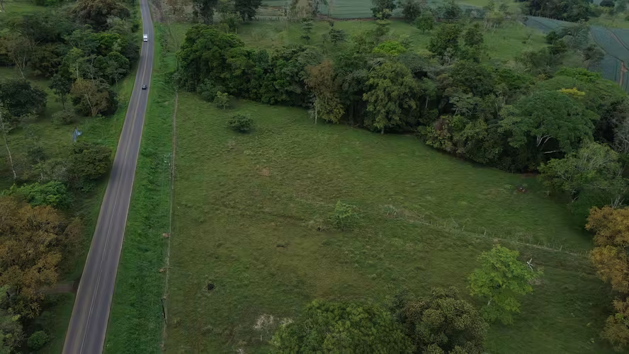 Finca en Katira con frente a carretera nacional – Gran inversión