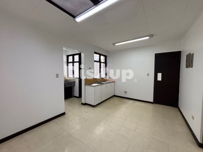 Alquiler de céntrica oficina en Barrio La Granja, San Pedro