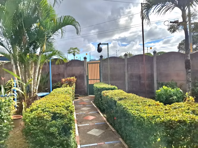 Casa en Herradura con gran lote y potencial de inversión - Imagen 4