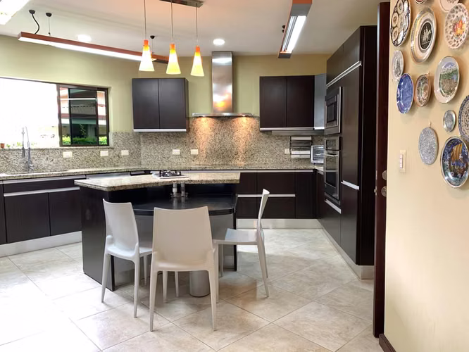 VENTA DE CASA DE UNA PLANTA, EN CONDOMINIO, SANTA ANA, PIEDADES - Imagen 6