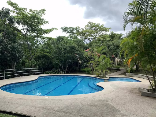 VENTA DE CASA DE UNA PLANTA, EN CONDOMINIO, SANTA ANA, PIEDADES - Imagen 16
