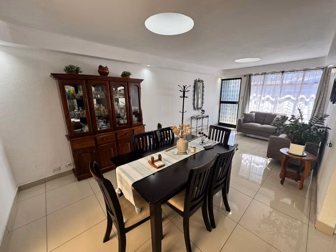 Venta de casa en Urbanización Palo Grande en Desamparados Centro -EU