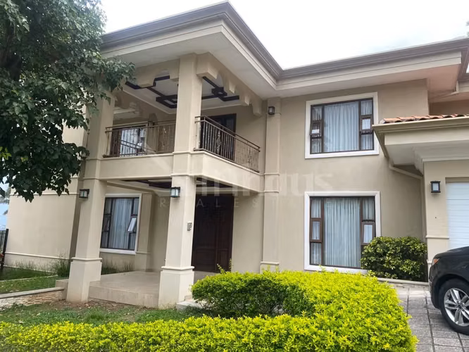 id 41686 Venta de casa en Colinas de Monte Alegre