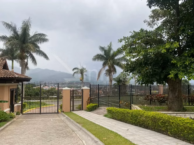 id 41686 Venta de casa en Colinas de Monte Alegre