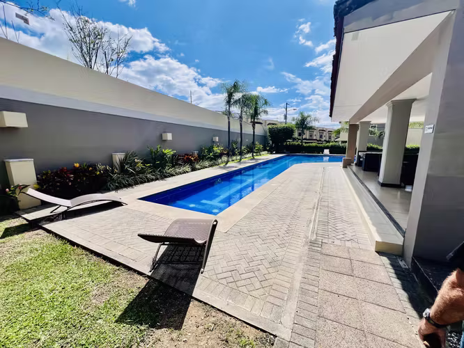 Casa Espectacular en Alquiler – Santa Ana Full Amoblado - Imagen 10