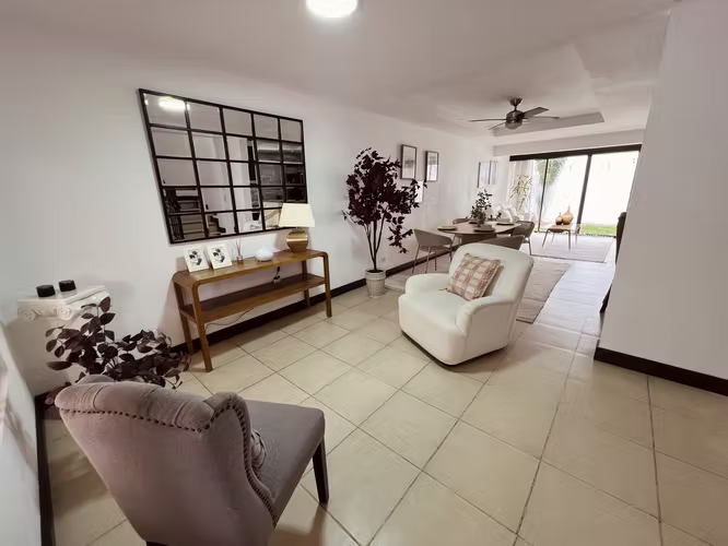 Casa Espectacular en Alquiler – Santa Ana Full Amoblado - Imagen 2