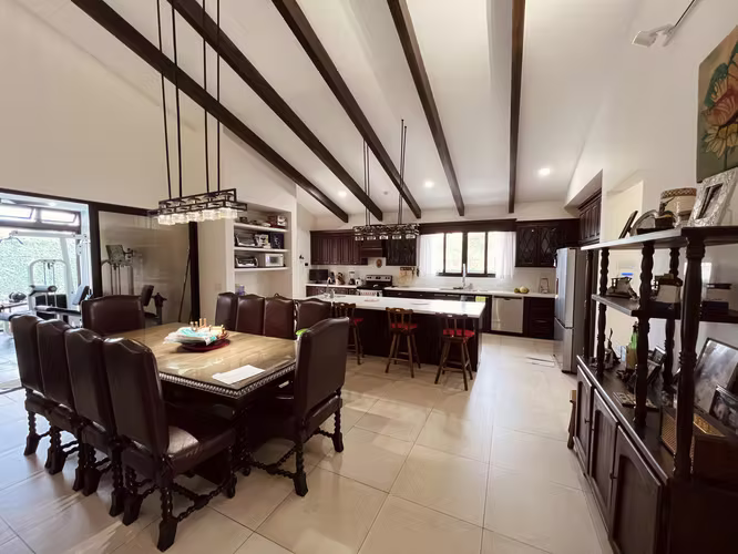 CASA DE LUJO EN VENTA | CONDOMINIO BOUTIQUE – RÍO ORO, SANTA ANA - Imagen 4
