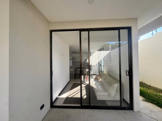Venta de Casa Nueva en Condominio– Bello Horizonte de Escazú