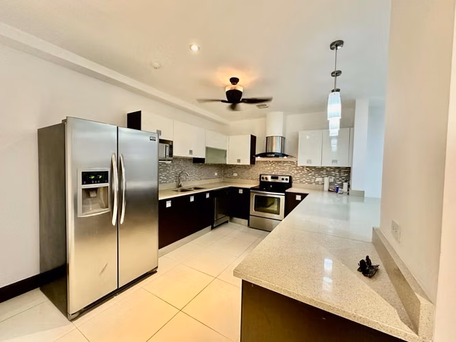 Penthouse en venta en Santa Ana condominio vianova MB24 - Imagen 4