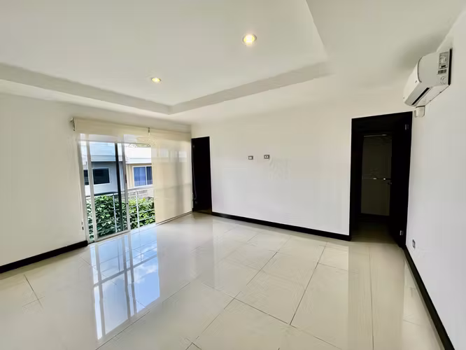 POZOS SANTA ANA! CASA DE 3 HAB/2.5 BAÑOS, LINEA BLANCA Y JARDIN - Imagen 11