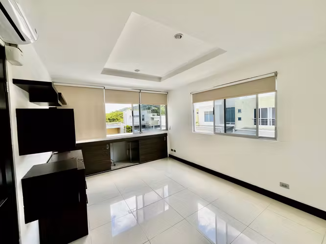 POZOS SANTA ANA! CASA DE 3 HAB/2.5 BAÑOS, LINEA BLANCA Y JARDIN - Imagen 13