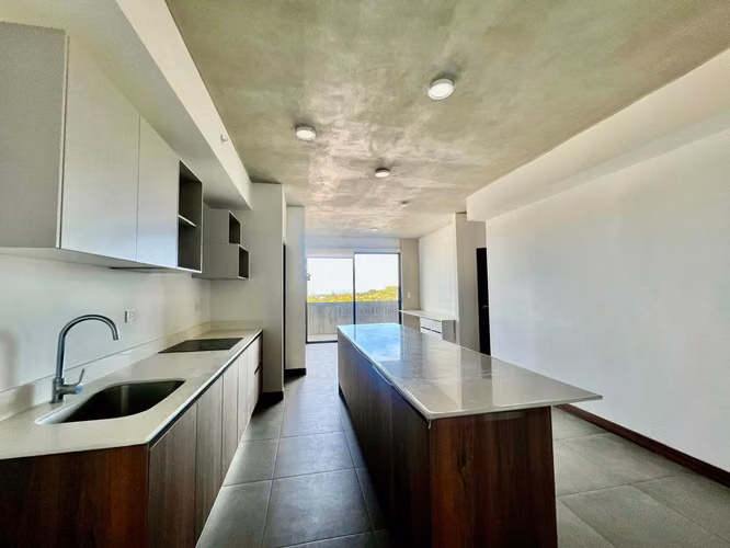 Venta de apartamento en condominio en La Uruca, San José - Imagen 3
