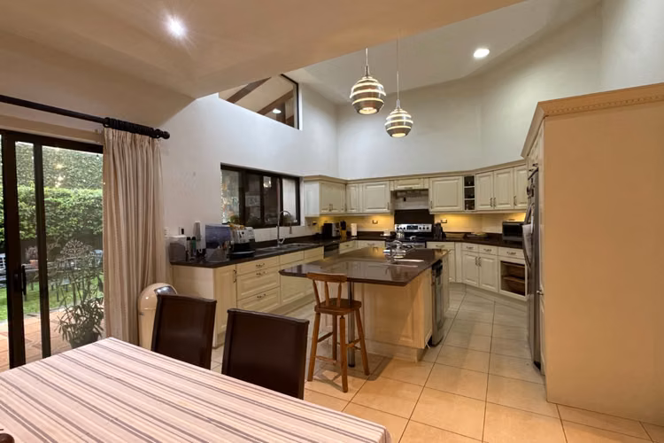 Exclusiva Casa de Una Planta en Condominio | 610 m² de Terreno | Santo Tomás, Heredia - Imagen 4