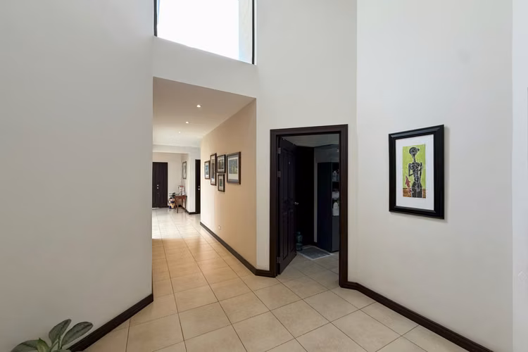 Exclusiva Casa de Una Planta en Condominio | 610 m² de Terreno | Santo Tomás, Heredia - Imagen 3