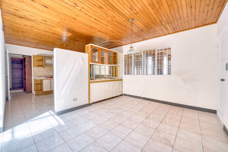 Casa Independiente Una Planta en Guayabos Curridabat 4 Habitaciones y Jardín Amplio noj1229or
