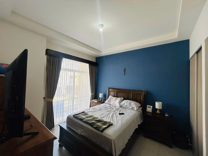 VENTA DE CASA EN CONDOMINIO VIA HEREDIA