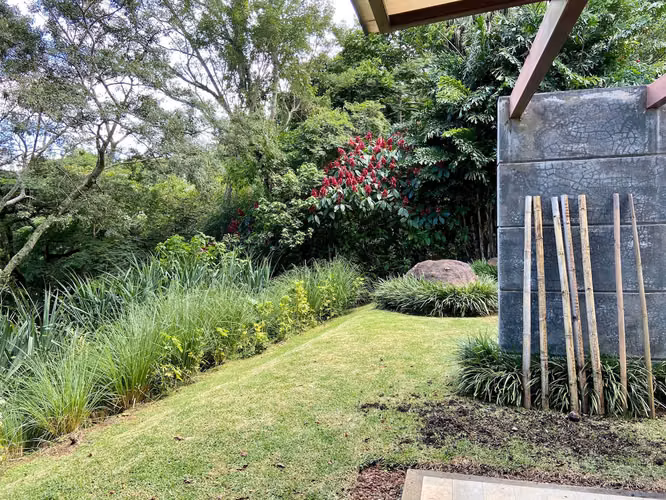 VENTA DE CASA PARA INVERSION EN CONDOMINIO MONTAÑA DEL SOL-SANTA ANA - Imagen 10