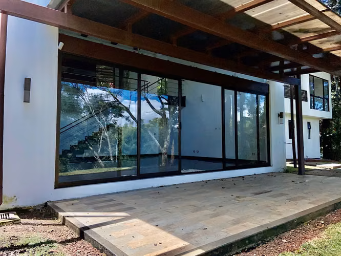 VENTA DE CASA PARA INVERSION EN CONDOMINIO MONTAÑA DEL SOL-SANTA ANA - Imagen 7