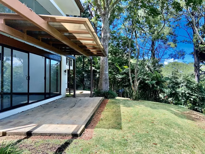 VENTA DE CASA PARA INVERSION EN CONDOMINIO MONTAÑA DEL SOL-SANTA ANA - Imagen 2
