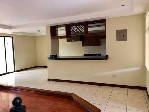 CASA HEREDIA EN CONDOMINIO CERCA DE OXIGENO Y ZONA FRANCA