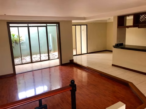 CASA HEREDIA EN CONDOMINIO CERCA DE OXIGENO Y ZONA FRANCA