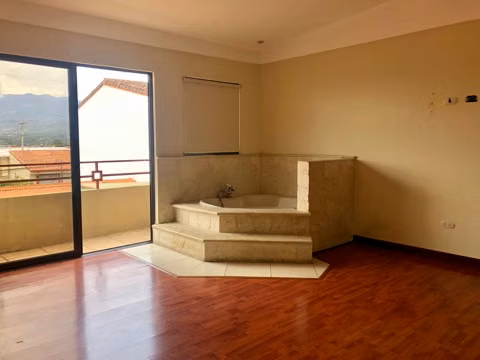 CASA HEREDIA EN CONDOMINIO CERCA DE OXIGENO Y ZONA FRANCA