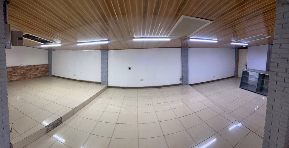 Local Comercial en Alquiler Santa Ana 500 m² Alto Tránsito - Imagen 11