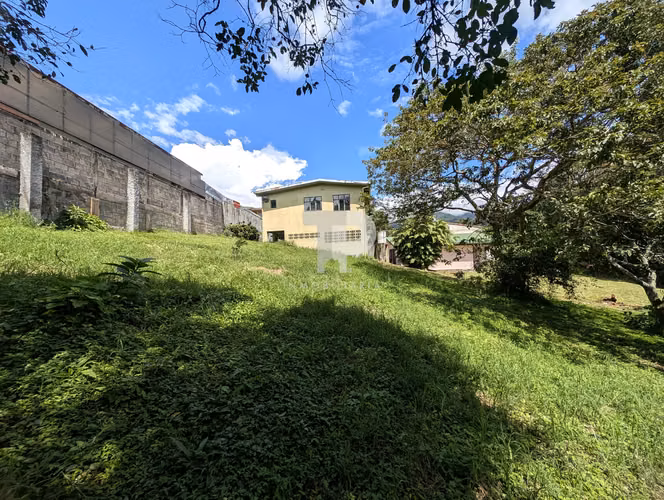 SE VENDE LOTE Y CASA SAN ISIDRO HEREDIA A TAN SOLO 2 KM DE LA RUTA 32 SCG5