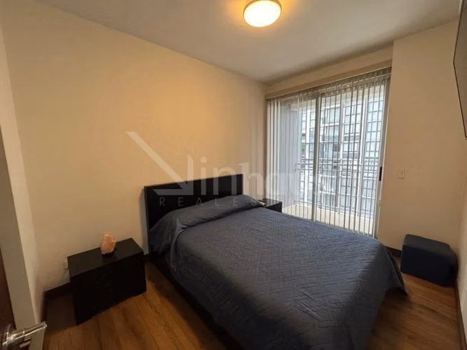 En venta apartamento con línea blanca en Nunciatura Flats.