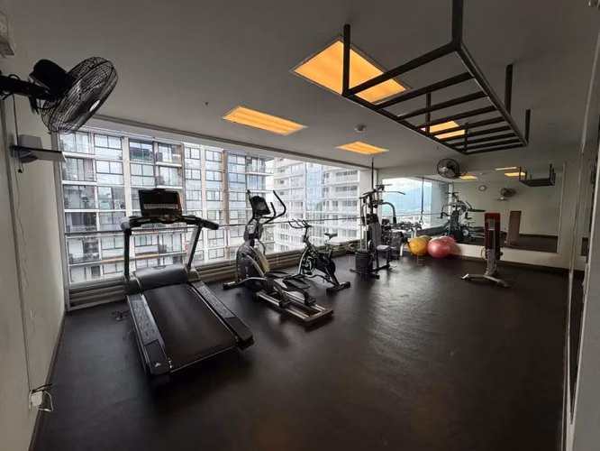 En venta apartamento con línea blanca en Nunciatura Flats.