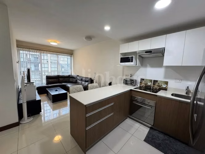 En venta apartamento con línea blanca en Nunciatura Flats.