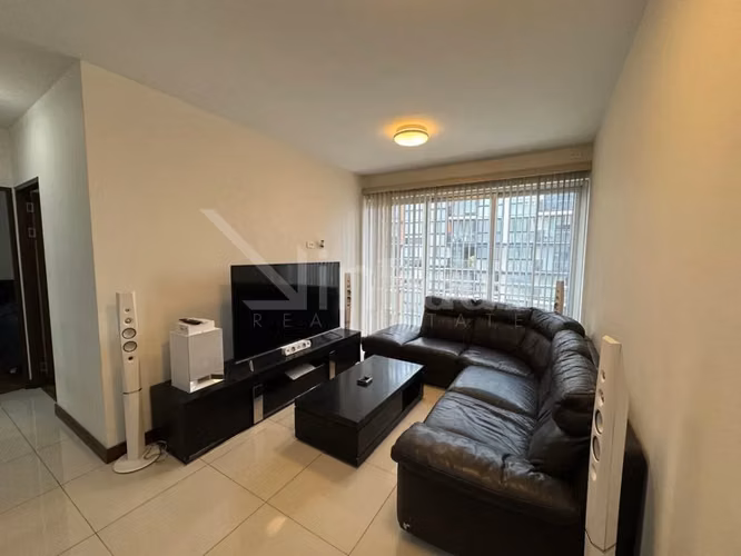 En venta apartamento con línea blanca en Nunciatura Flats.