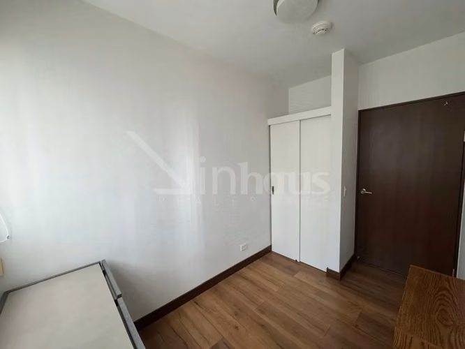 En venta apartamento con línea blanca en Nunciatura Flats.