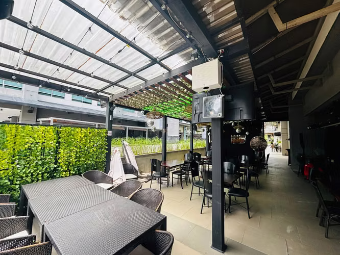 Local comercial 194m2 Santa Ana plaza comercial con menaje incluido  - Imagen 19