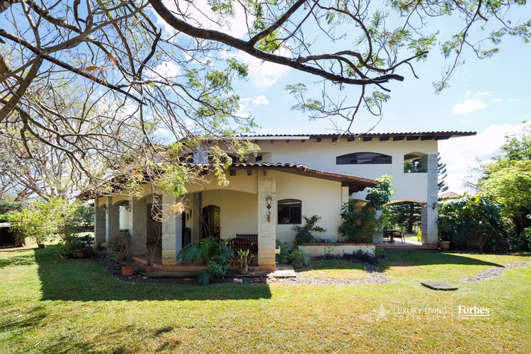 21305 - Casa de lujo de 4 dormitorios, oficina, lote amplio, Los Reyes - Imagen 19