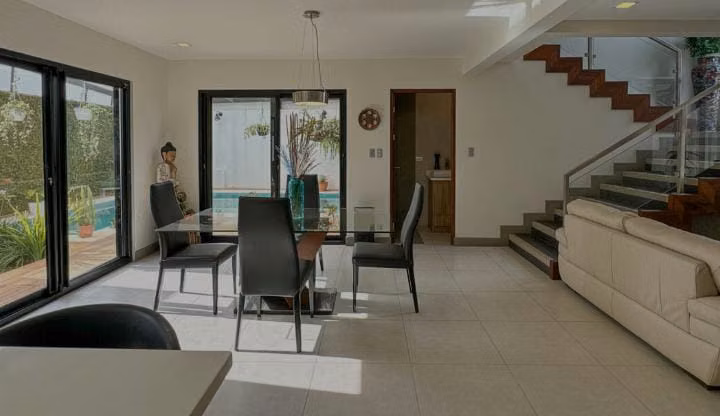 Venta de casa exclusiva en Sabanilla de Montes de Oca.