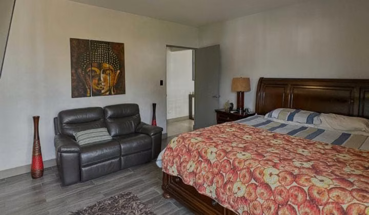 Venta de casa exclusiva en Sabanilla de Montes de Oca.