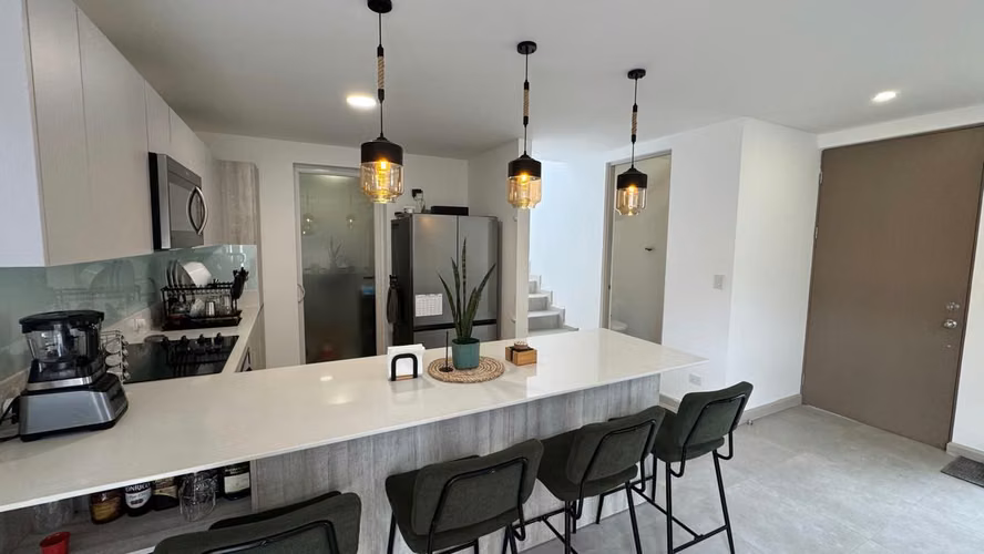 Casa prácticamente nueva en venta en Condominio Nasara- Santa Ana - Imagen 4