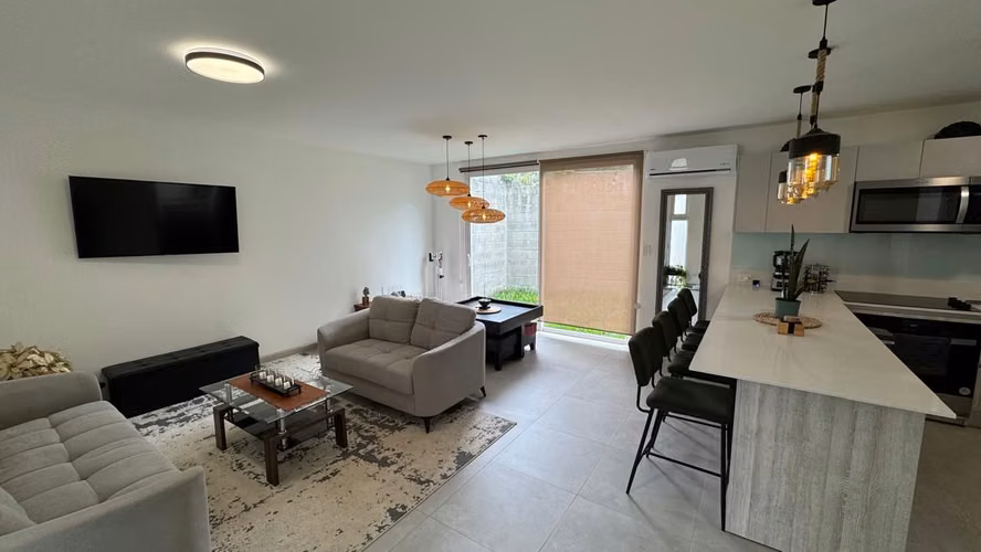 Casa prácticamente nueva en venta en Condominio Nasara- Santa Ana - Imagen 8